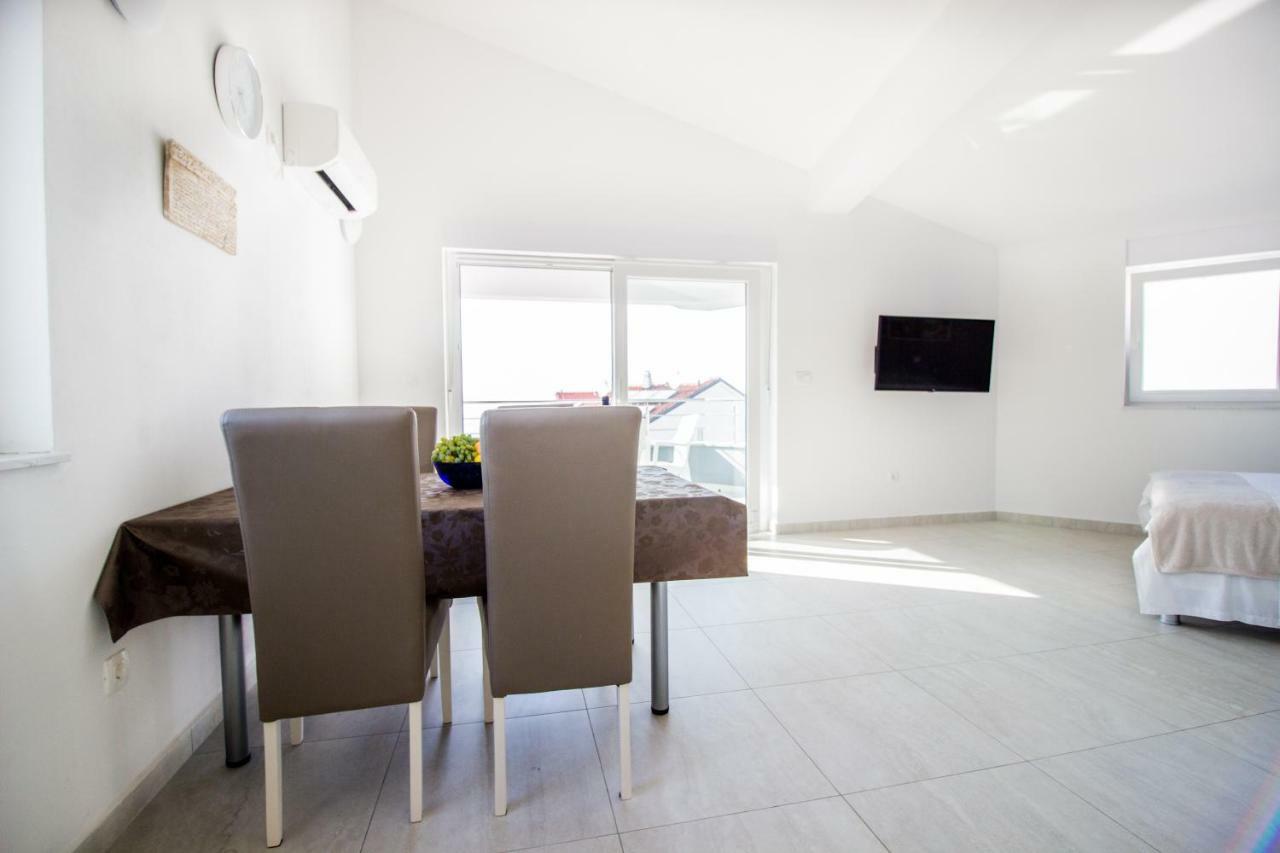 Appartement Colic à Njivice Extérieur photo