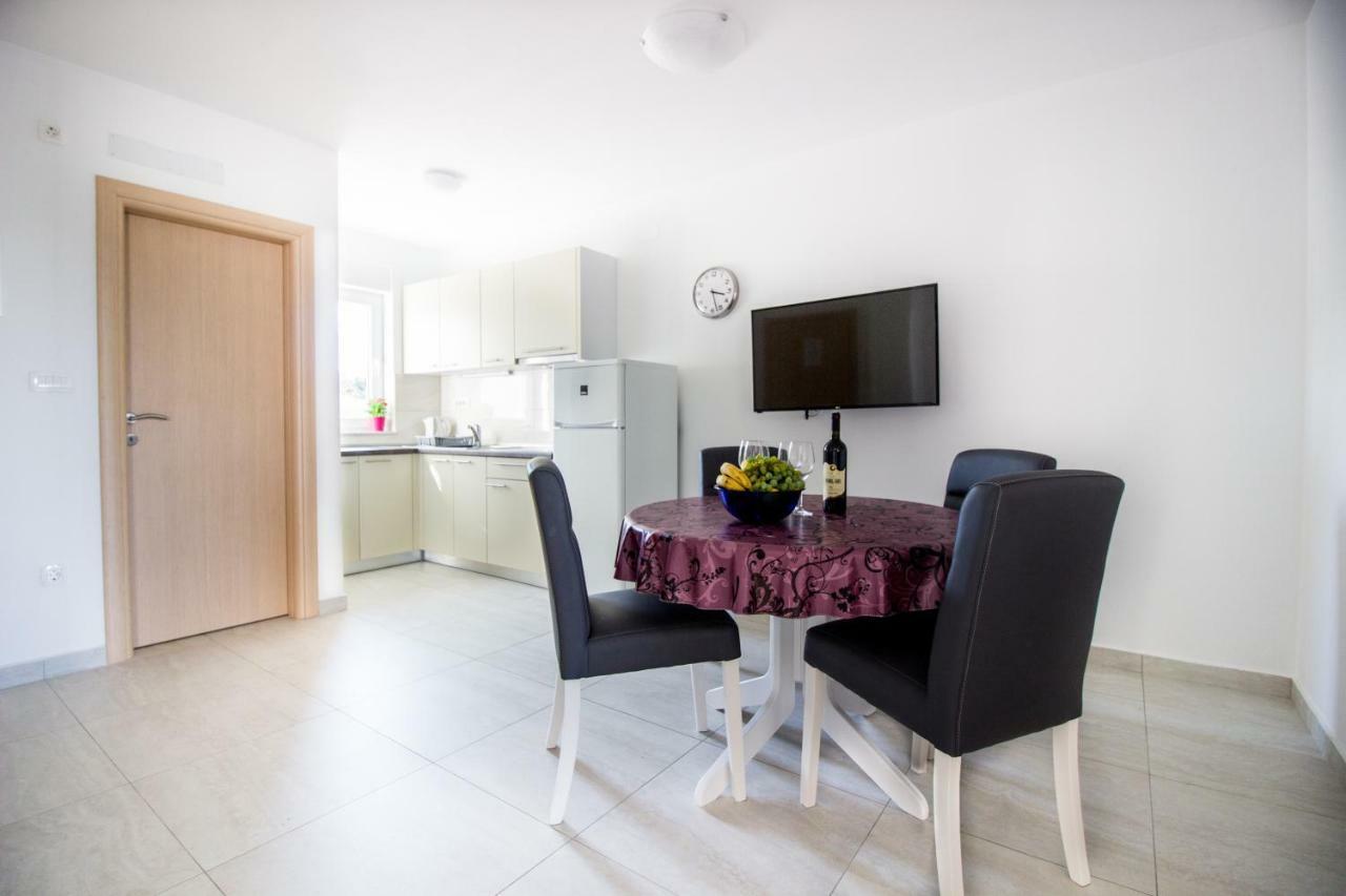 Appartement Colic à Njivice Extérieur photo
