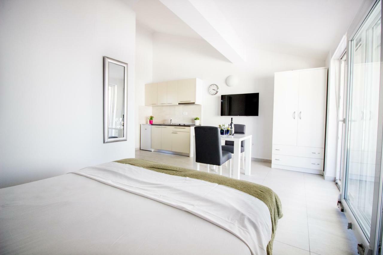Appartement Colic à Njivice Extérieur photo